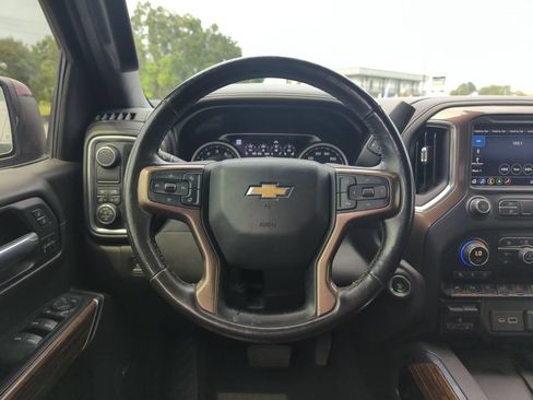 Used 2019 Chevrolet Silverado 1500 High Country w/ Technology Package RWD image 17