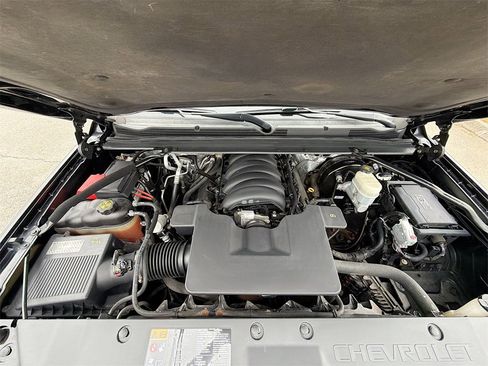 Used 2015 Chevrolet Suburban LT image 37