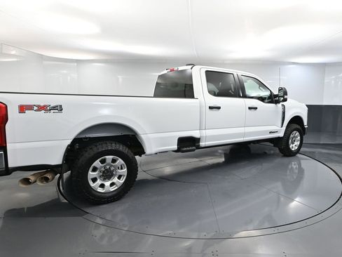 Used 2024 Ford F350 XLT w/ FX4 Off-Road Package image 4
