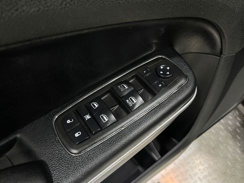Used 2012 Chrysler 300 Limited RWD image 15