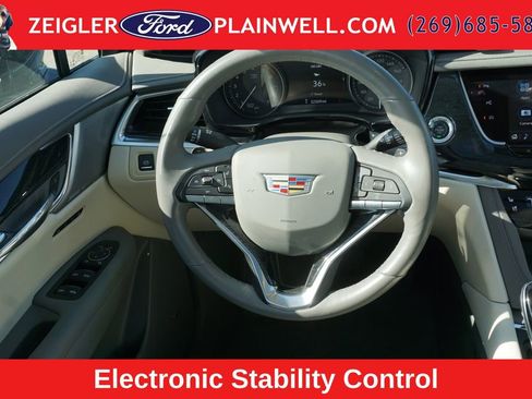 Used 2023 Cadillac XT6 Premium Luxury w/ Technology Package AWD/4WD image 15
