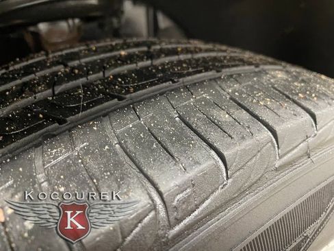 Used 2017 Chevrolet Equinox LT w/ Convenience Package image 8