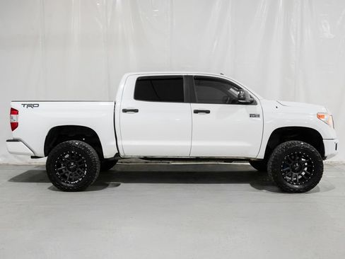 Used 2016 Toyota Tundra SR5 w/ TRD Off Road Package AWD/4WD image 7