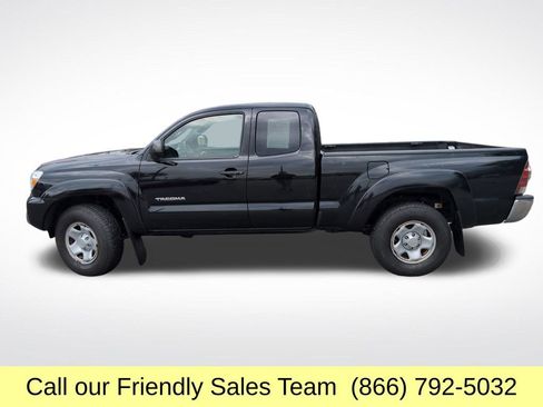 Used 2013 Toyota Tacoma 4x4 Access Cab w/ SR5 Pkg image 2
