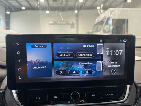 Used 2025 Nissan Altima 2.5 SR w/ SR Premium Package AWD/4WD image 16