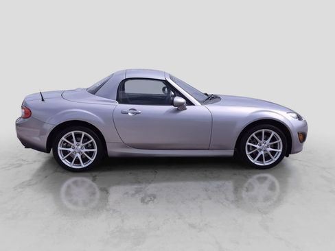 Used 2010 MAZDA MX-5 Miata Touring RWD image 9