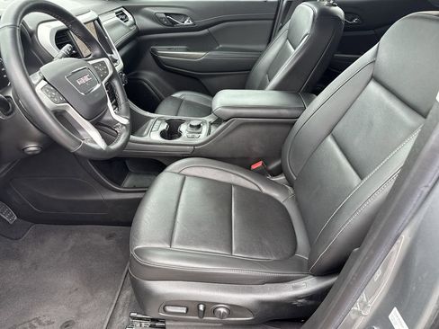 Used 2023 GMC Acadia SLT w/ Preferred Package FWD image 12