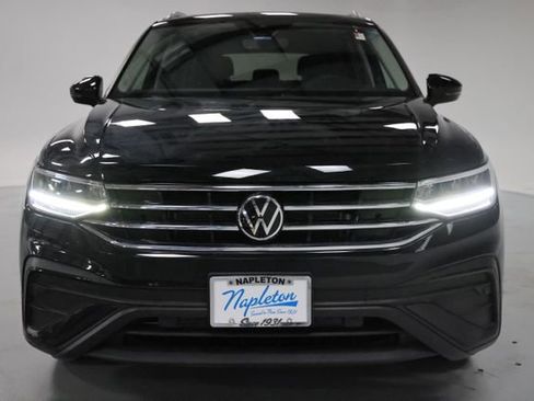 Used 2022 Volkswagen Tiguan SE image 2