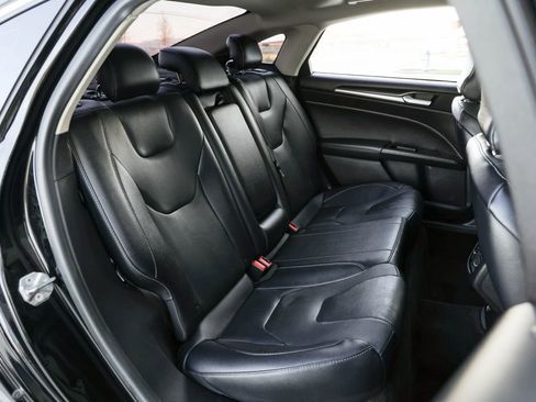 Used 2018 Ford Fusion Titanium image 24