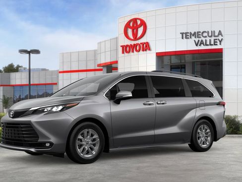 New 2026 Toyota Sienna XLE FWD image 3