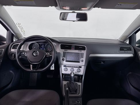 Used 2017 Volkswagen Golf S image 21