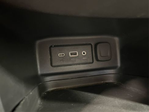 Used 2023 Chevrolet Equinox LT FWD image 31