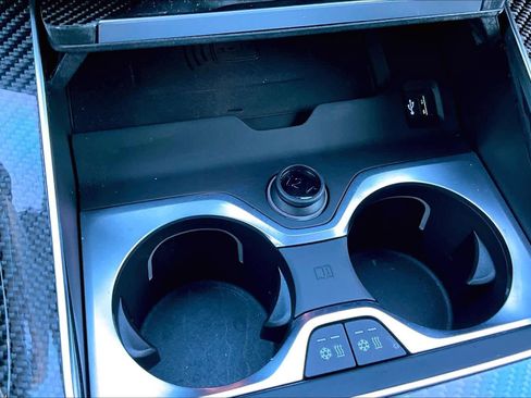 Used 2025 BMW X7 M60i image 34