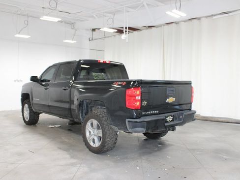Used 2018 Chevrolet Silverado 1500 Custom w/ Custom Value Package AWD/4WD image 7