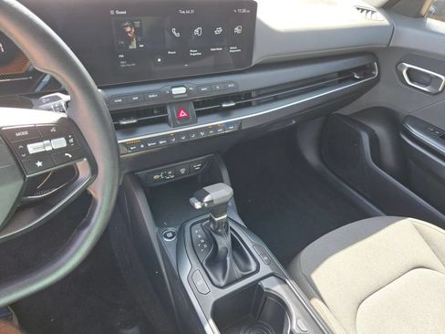Used 2025 Kia K4 FWD image 19