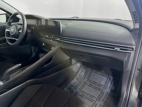 Certified 2024 Hyundai Elantra SEL image 27