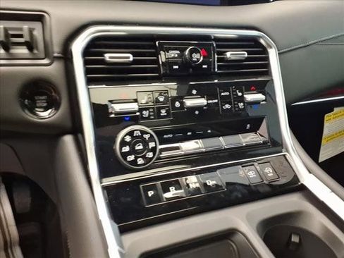 New 2025 Nissan Armada Platinum Reserve image 9