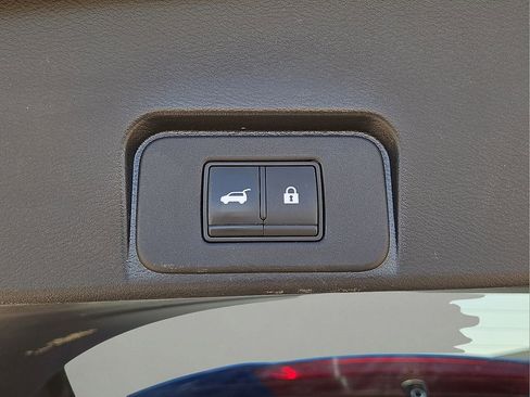 Used 2022 Nissan Rogue SV w/ SV Premium Package image 14