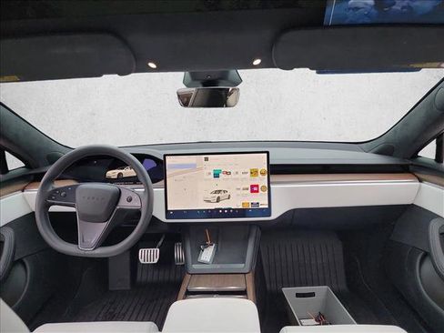 Used 2024 Tesla Model S image 18