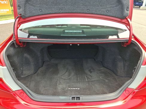 Used 2014 Toyota Camry SE FWD image 26
