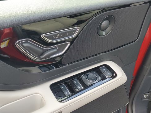 New 2026 Lincoln Aviator Reserve AWD/4WD image 9