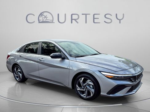 Certified 2025 Hyundai Elantra Sport FWD image 7