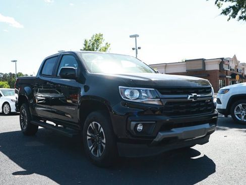 Used 2022 Chevrolet Colorado Z71 AWD/4WD image 3