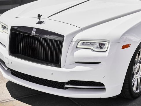 Used 2018 Rolls-Royce Dawn RWD image 7