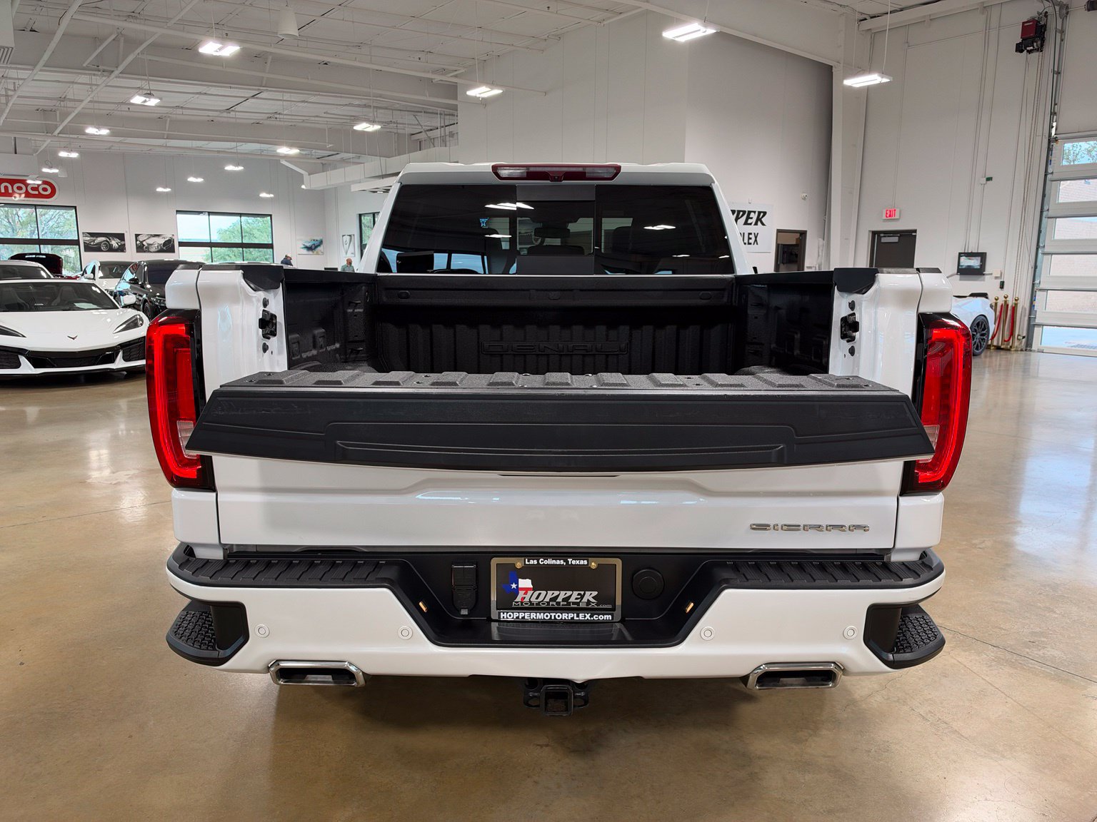 Used 2024 GMC Sierra 1500 Denali AWD/4WD image 40
