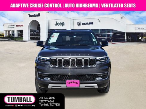 Used 2023 Jeep Wagoneer 4WD w/ Premium Group I image 2