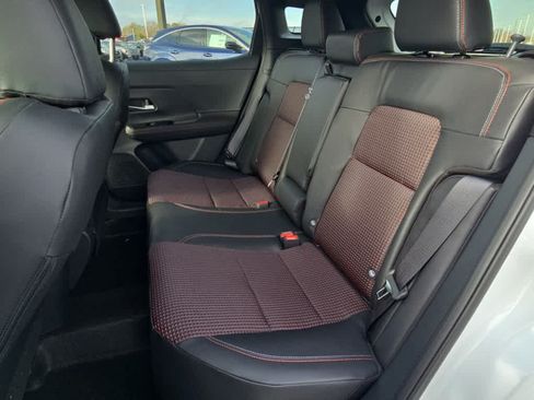 Used 2025 Nissan Kicks SR AWD/4WD image 7