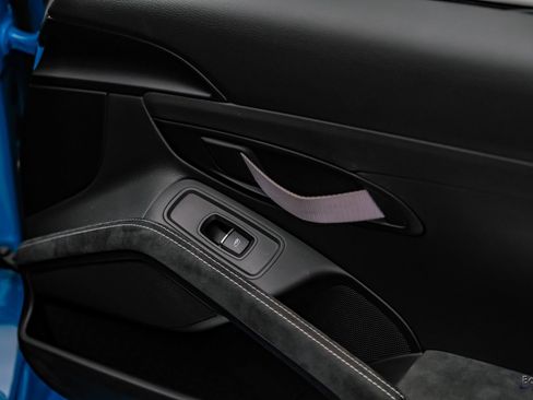 Used 2020 Porsche 718 Cayman GT4 RWD image 93