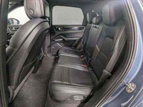 Used 2019 Porsche Cayenne image 17