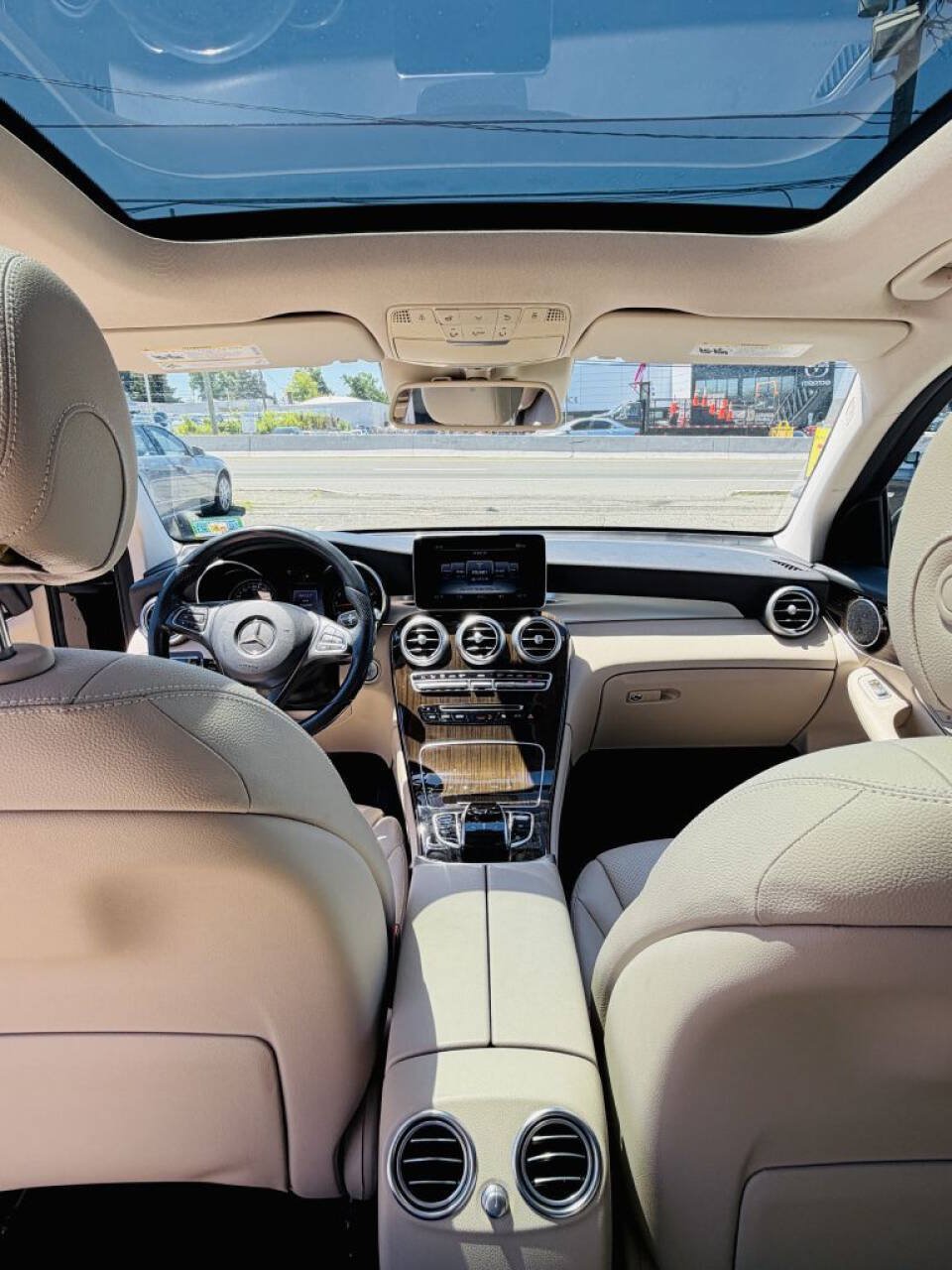 Used 2016 Mercedes-Benz GLC 300 4MATIC w/ Driver Assistance Package image 12
