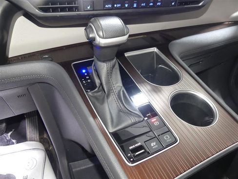 Used 2023 Toyota Sienna XLE w/ XLE Plus Package image 34