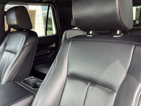 Used 2021 Ford Expedition XLT image 14