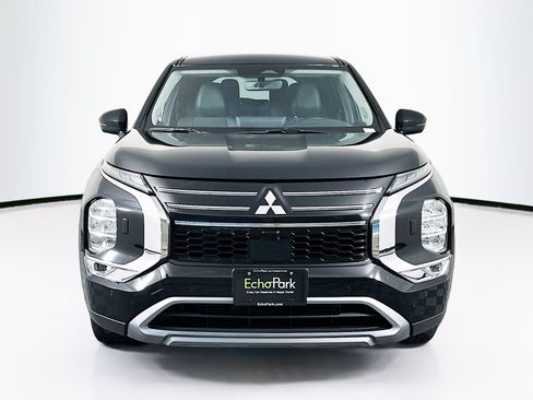 Used 2025 Mitsubishi Outlander SE AWD/4WD image 2