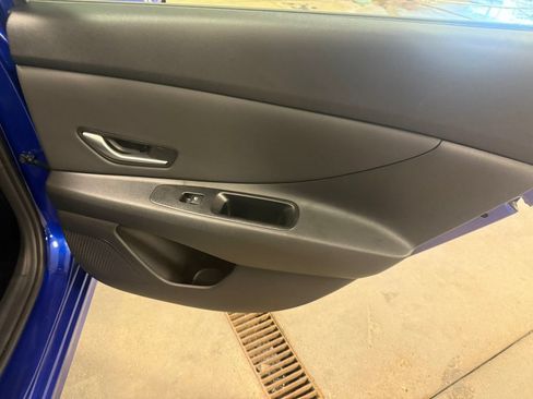Used 2023 Hyundai Elantra Limited w/ Cargo Package FWD image 30