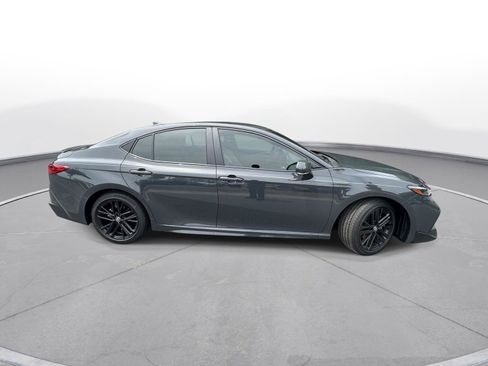 Used 2026 Toyota Camry SE FWD image 4