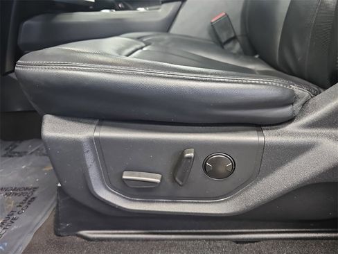 Used 2024 Ford Expedition XLT image 29