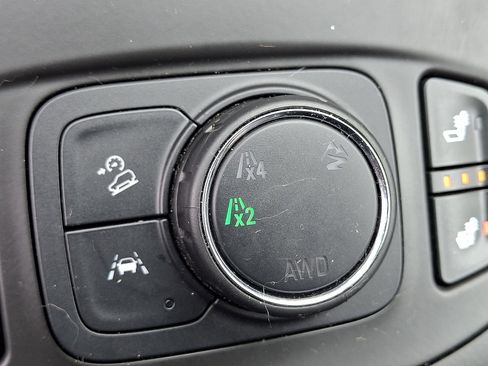 Used 2024 GMC Terrain SLT AWD/4WD image 24