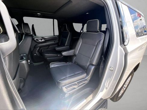 Used 2021 GMC Yukon XL SLT w/ SLT Premium Package RWD image 28