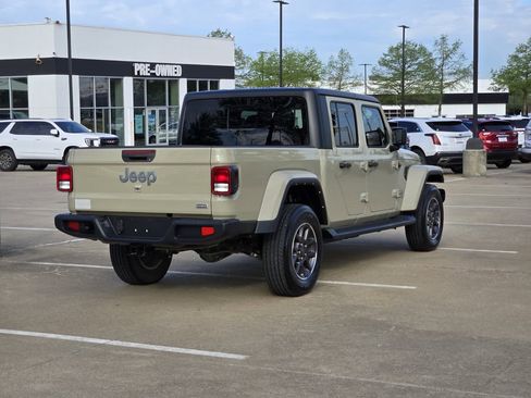 Used 2022 Jeep Gladiator Overland w/ Popular Equipment Package AWD/4WD image 7