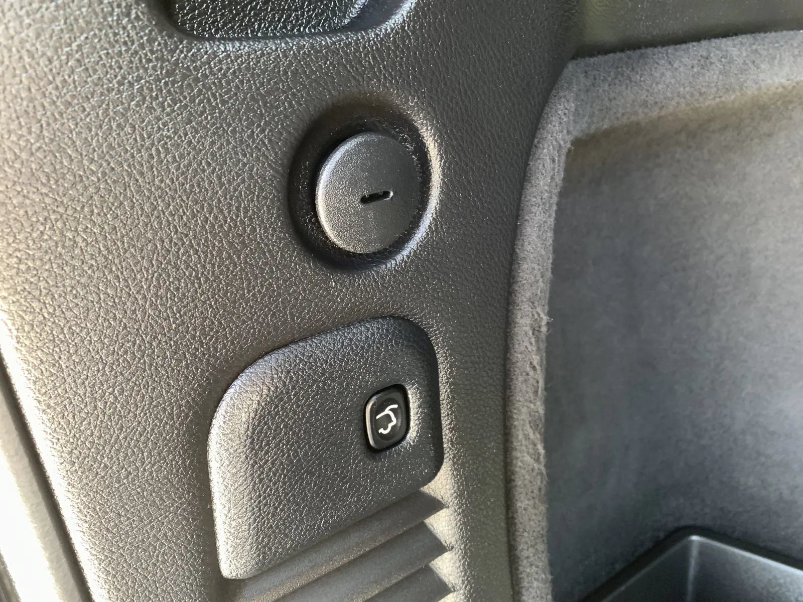 Used 2019 Dodge Durango GT AWD/4WD image 40
