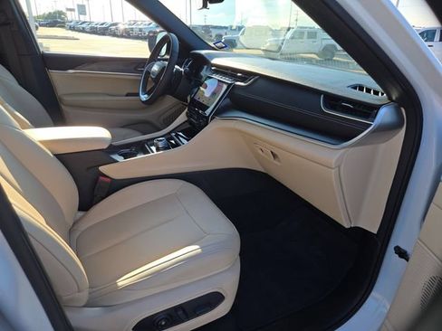 Used 2025 Jeep Grand Cherokee L Limited RWD image 25