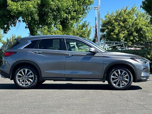Used 2022 INFINITI QX50 Luxe w/ Cargo Package AWD/4WD image 3