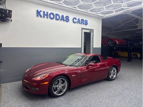 Used 2008 Chevrolet Corvette Coupe w/ Preferred Equipment Group RWD image 2
