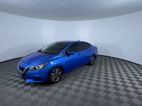 Used 2021 Nissan Versa SV FWD image 4