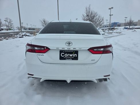 Used 2022 Toyota Camry SE image 7