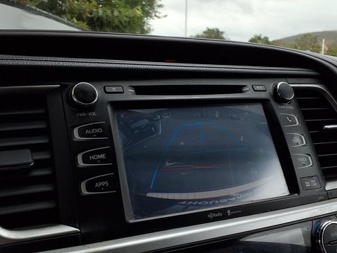 Used 2014 Toyota Highlander XLE FWD image 6